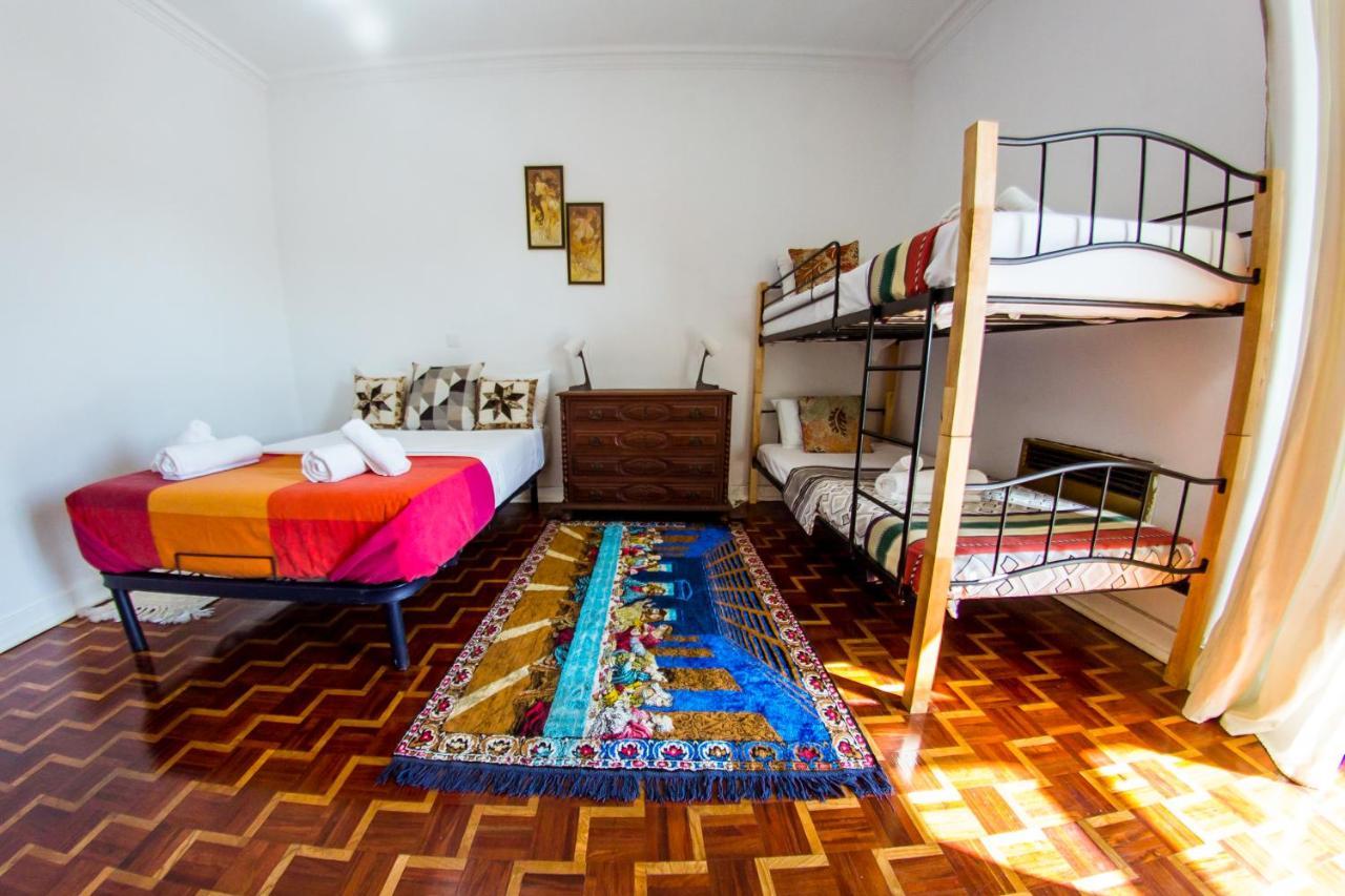 Ostello Lar Dois Coracoes Algés Esterno foto